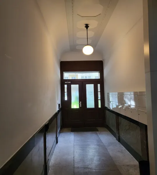 Helmholz  Studio  for Temporary Lease — photo 1